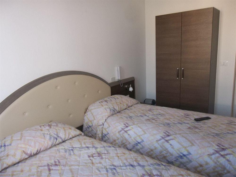 Hotel Amalfi Milan Exterior photo